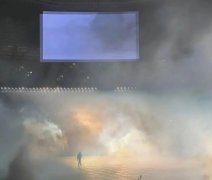 投资1亿的侃爷演唱会，舞美被吐槽啥也没有？