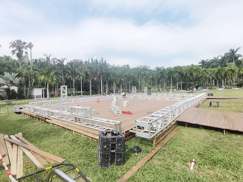 莲花山花展如何“撑起”那一片艺术天空?